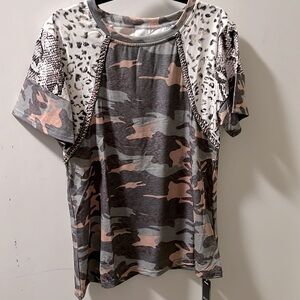 Women’s blouse. Size large
